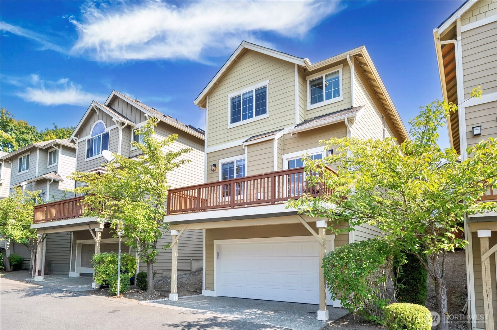 Property Photo:  24038  40th Avenue SE  WA 98021 