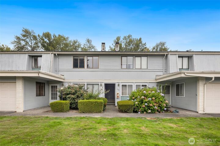 Property Photo: 1519 22nd Street NE 1533 WA 98002
