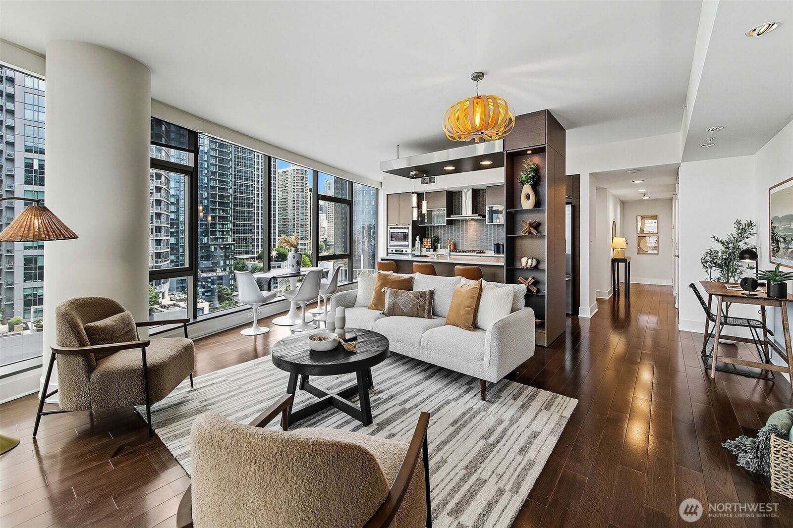 Property Photo:  820  Blanchard Street 1005  WA 98121 