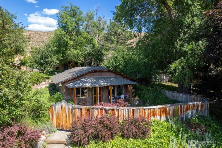 Property Photo:  816  Castle Avenue  WA 98862 