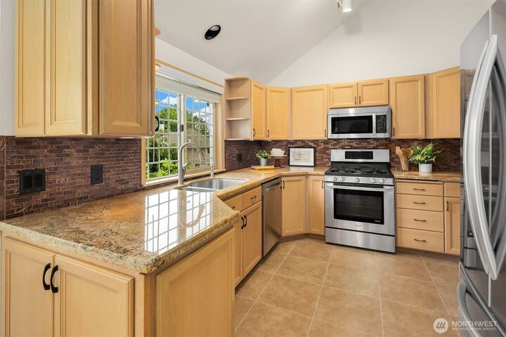 Property Photo:  6910  Old Redmond Road 117  WA 98052 