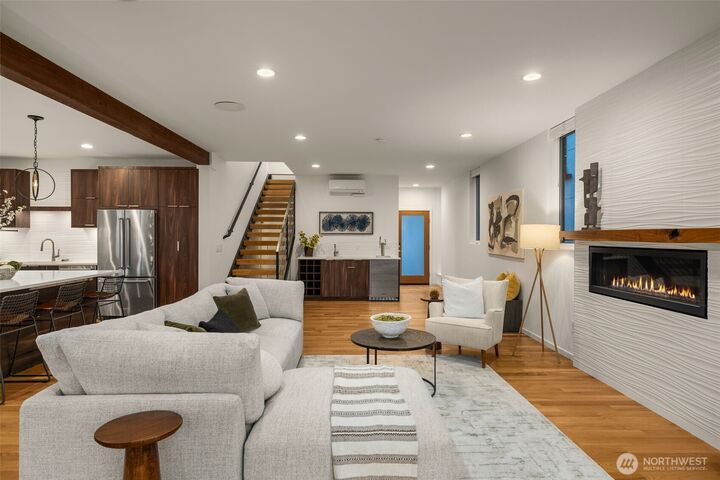 Property Photo: 2131 48th Avenue SW WA 98116