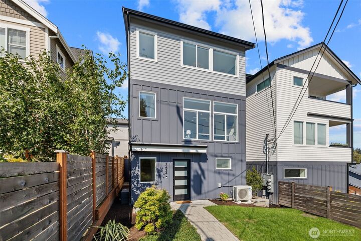 Property Photo:  3624 NE 65th Street  WA 98115