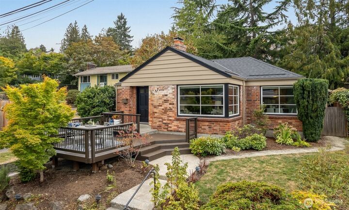 5223  56th Avenue S  Seattle WA 98118 photo