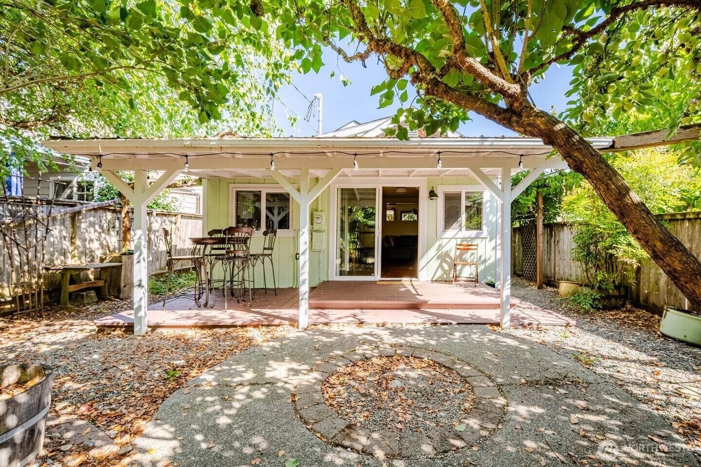 Property Photo:  1624  11th Avenue SW  WA 98502 