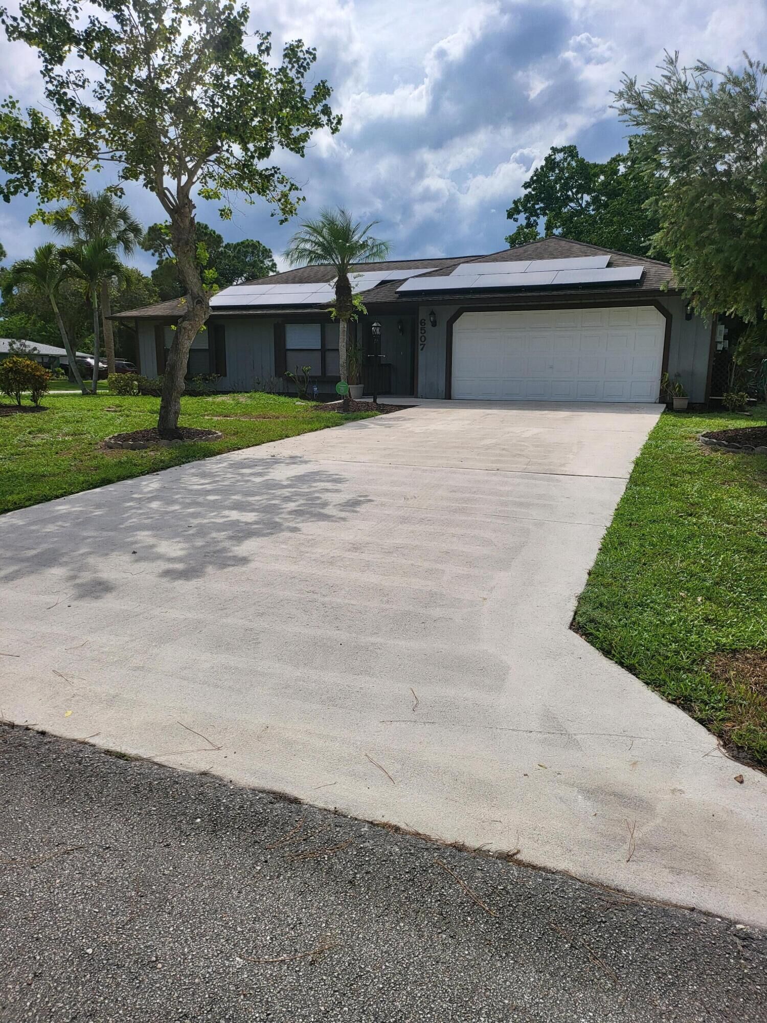 Property Photo: 6507 Green Dolphin Street FL 34951