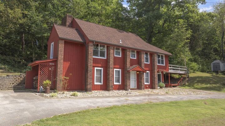 Property Photo:  1810 Old Munfordville Road  KY 42141 