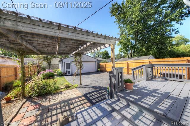 Property Photo: 207 W Strathmore Avenue MI 48340