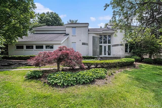 1002 Coldspring Drive  Northville MI 48167 photo