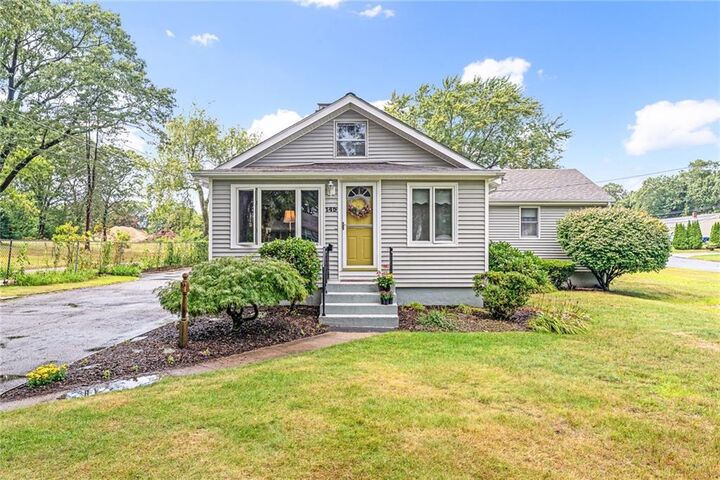 145 Spooner Avenue  Warwick RI 02886 photo