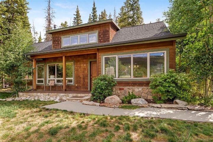 Property Photo: 9 Davis Court CO 80424