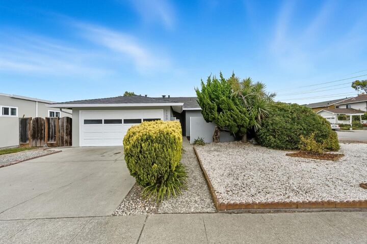 Property Photo: 1100 Bounty Drive CA 94404