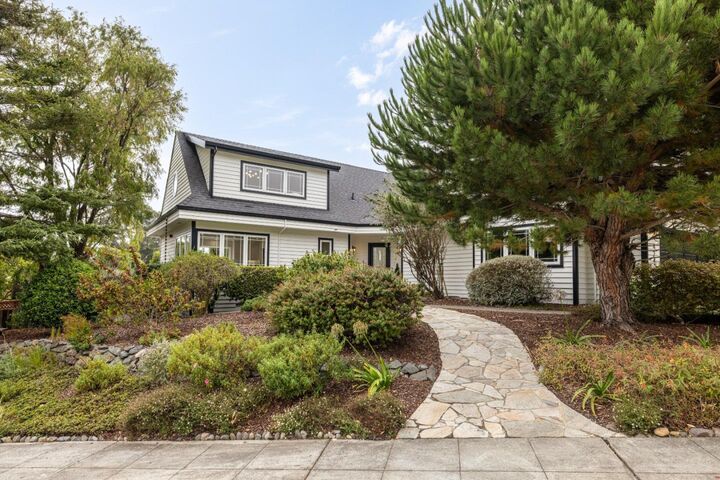 424 6th Avenue  Half Moon Bay CA 94019 photo