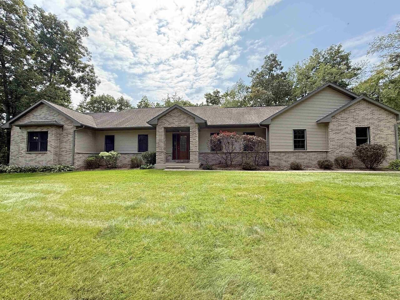 Property Photo: 5907 North Timber Ridge Drive WI 53545