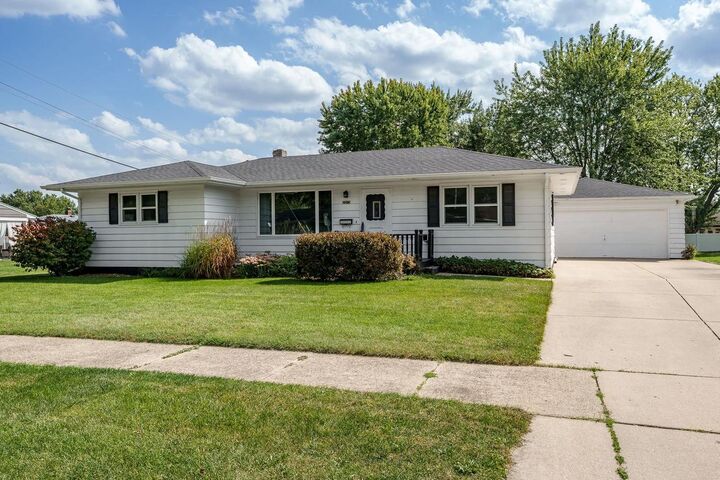Property Photo:  2015 Ravine Street  WI 53548 