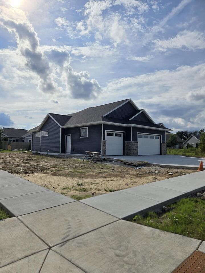 Property Photo:  5403 Samuel Drive  WI 53563 