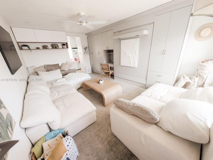 Property Photo: 1501 S Surf Rd 21 FL 33019