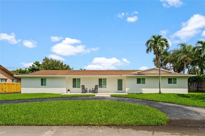 8805 SW 177th Ter  Palmetto Bay FL 33157 photo