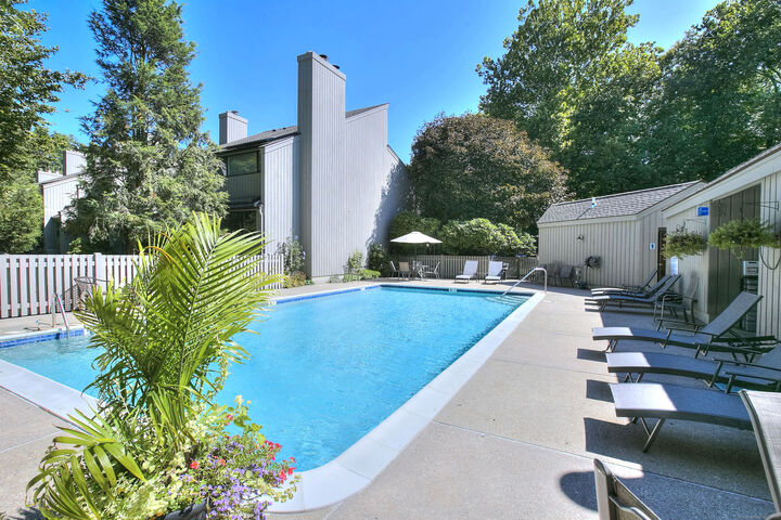 Property Photo:  67 Whitney Glen 67  CT 06880 