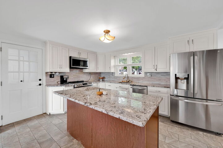 Property Photo:  828 Wells Road  CT 06109 