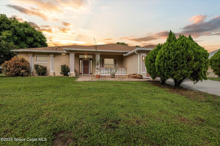 Property Photo: 2298 Mantilla Avenue SE FL 32909