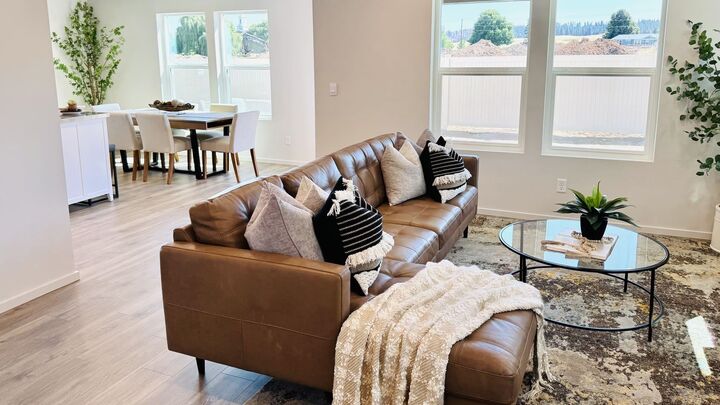 Property Photo:  1821 E A St  WA 99006 