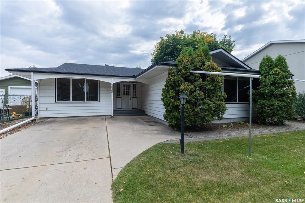 Property Photo: 115 Salisbury Drive SK S7H 4B7