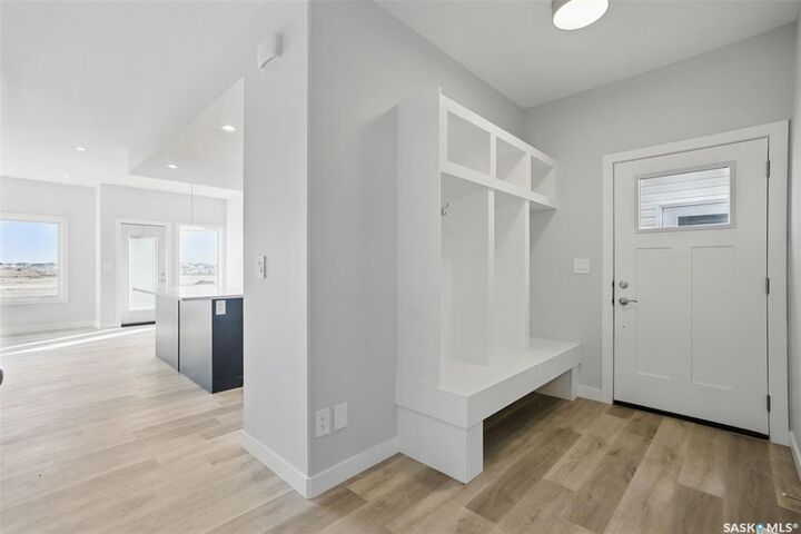 Property Photo:  230 Antonini Court  SK S7L 7P3 