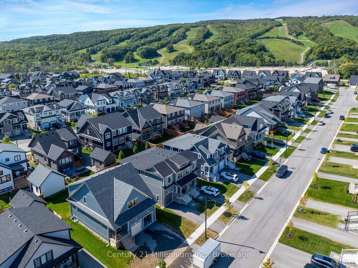 Photo de la propriété: 135 Courtland Street ON L9Y 0R4