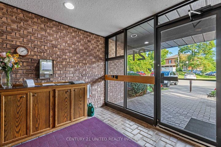 Property Photo:  21 Paddock Wood N/A 8  ON K9H 7H2 