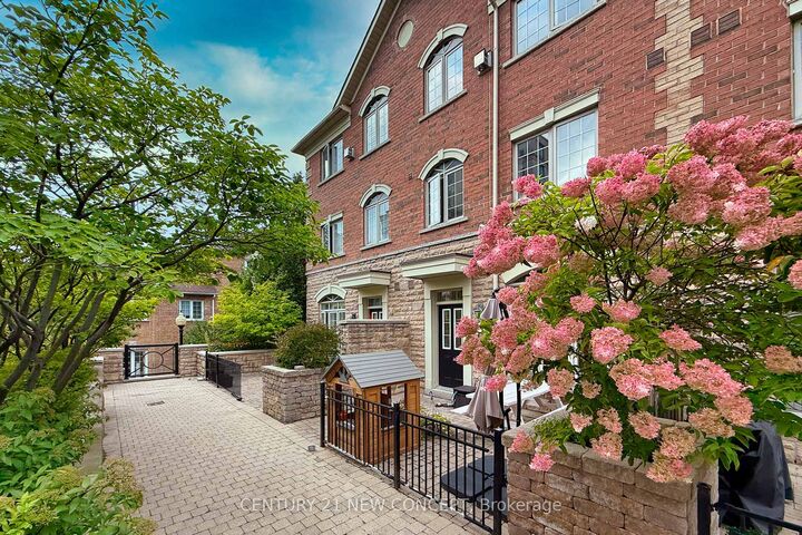 Property Photo:  8 Brighton Place 52  ON L4J 0E3 