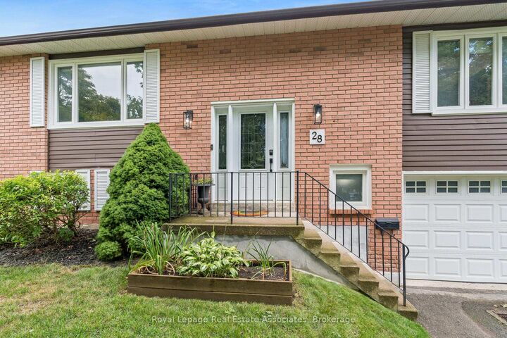 Photo de la propriété: 28 Adams Court ON L7J 2V8