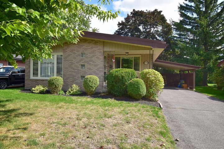 Property Photo: 1250 Franklin Drive ON K9H 6Z4