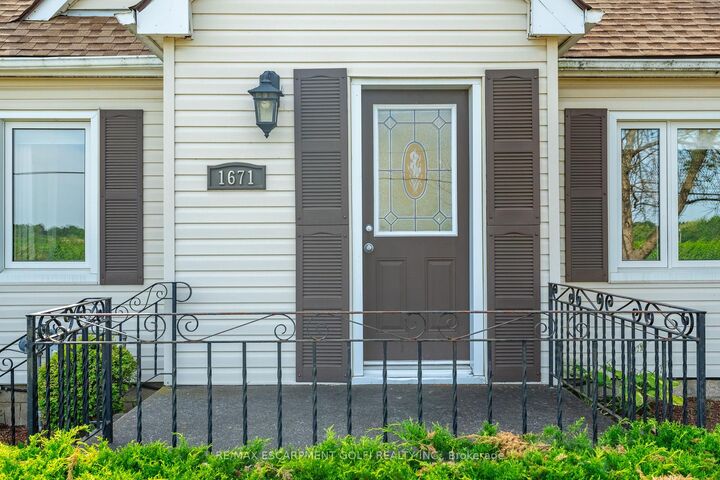 Property Photo:  1671 Third Street Louth N/A  ON L2R 6P9 