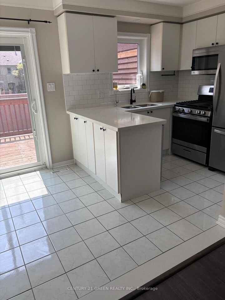 Property Photo:  5436 Byford Place Upper Portion  ON L4Z 3W9 