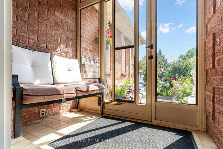 Photo de la propriété:  44 Reeve Road  ON L6X 2M7 