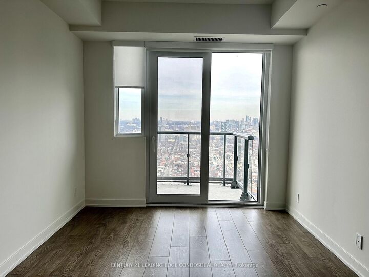 Property Photo:  108 Peter Street 4101  ON M5V 2G7 