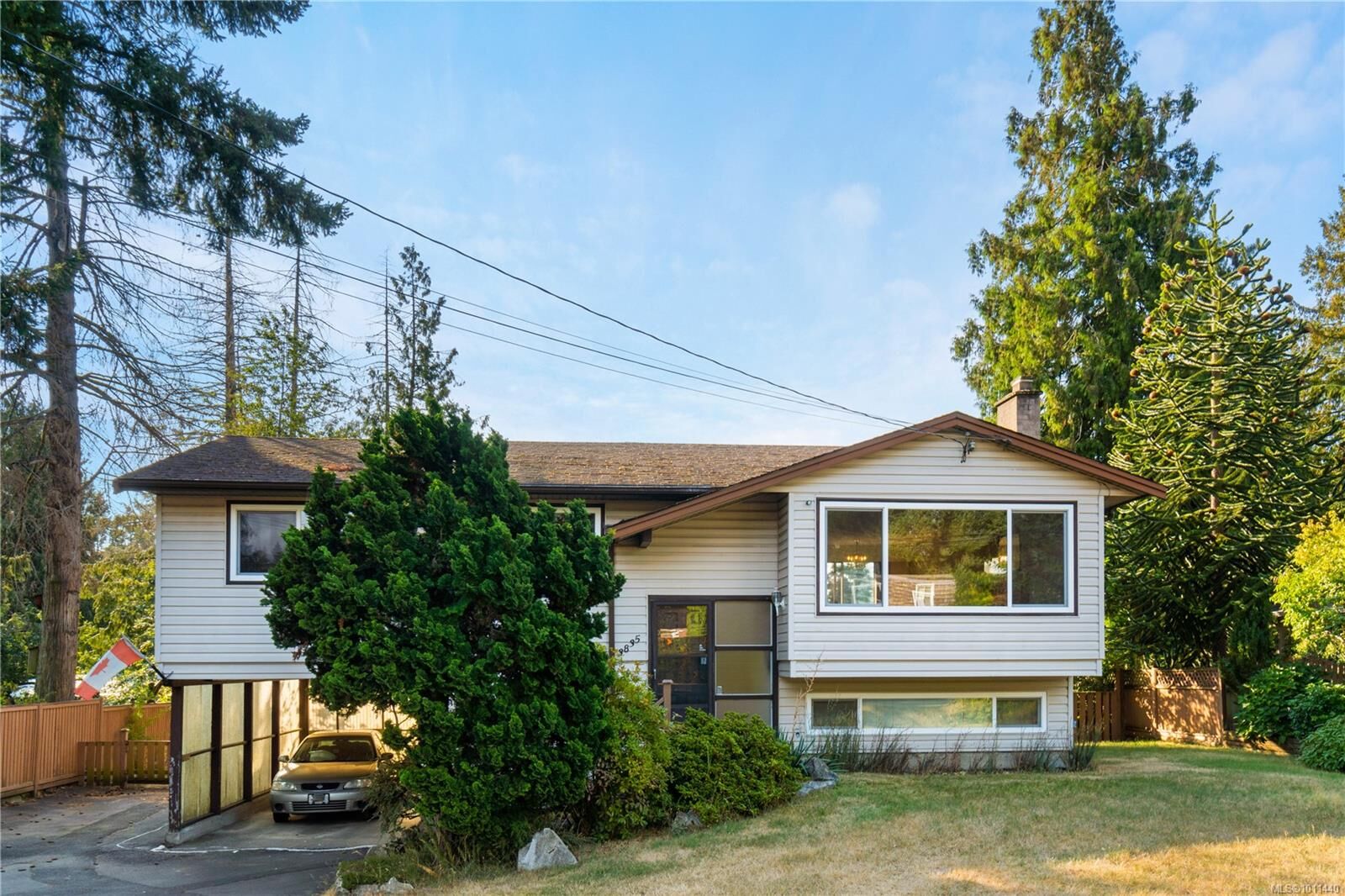 Property Photo:  3835 Departure Bay Rd  BC V9T 1C6 