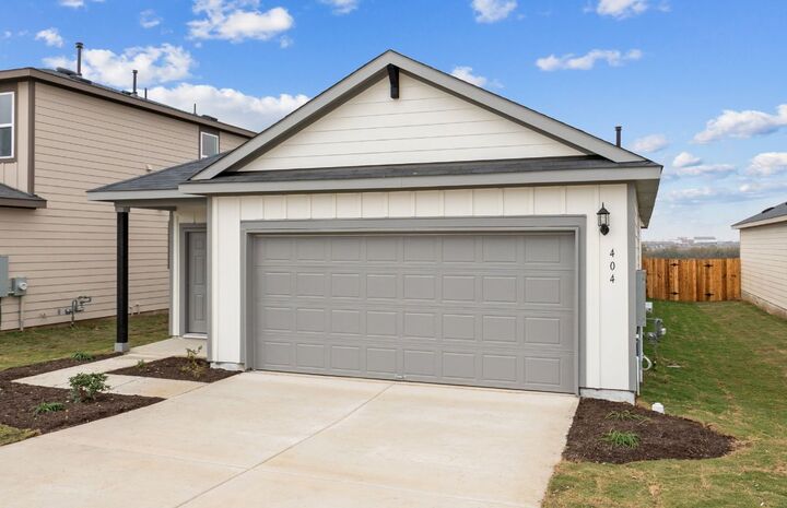 Property Photo:  404 Sullivan Way  TX 78621 