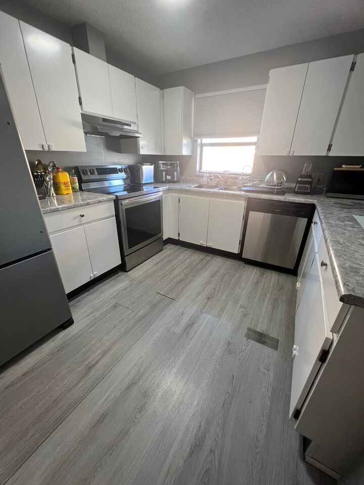 7131 133A Street 201 — photo 1