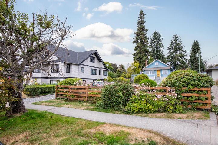 Property Photo:  534 E 9th Street  BC V7L 2B5 