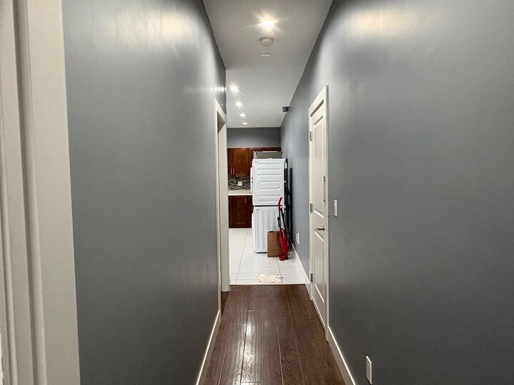 Photo de la propriété:  1309 Ewen Avenue  BC V3M 5E6 