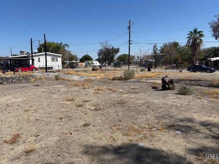 Property Photo:  0 411 Helen St.  CA 93252 