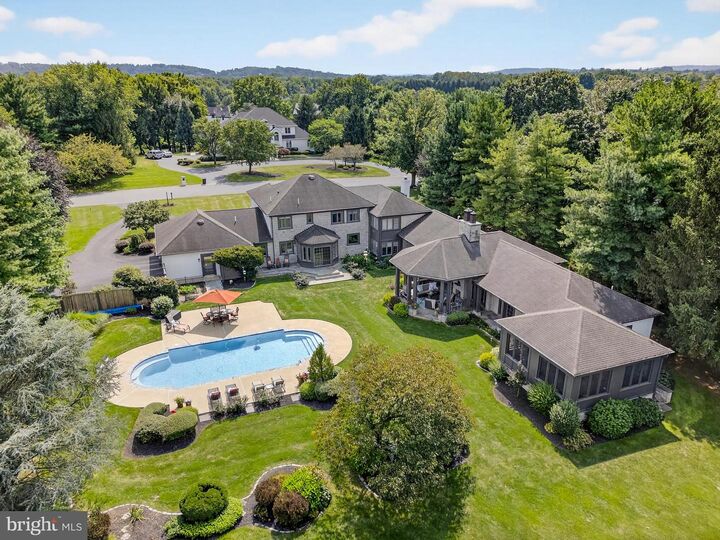 Property Photo:  381 Sarsen Drive  PA 17543 