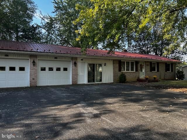 Property Photo: 844 Knob Hill Road PA 17222