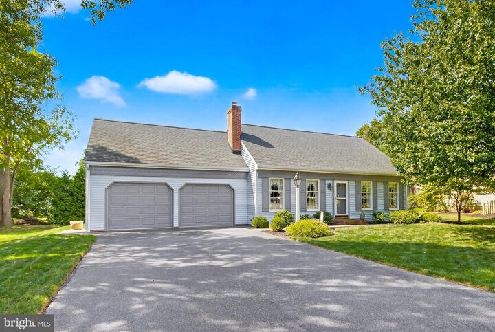 18 Village Square  Willow Street PA 17584 photo