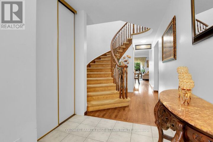 Property Photo:  23 Manju Street  ON K1G 4T7 