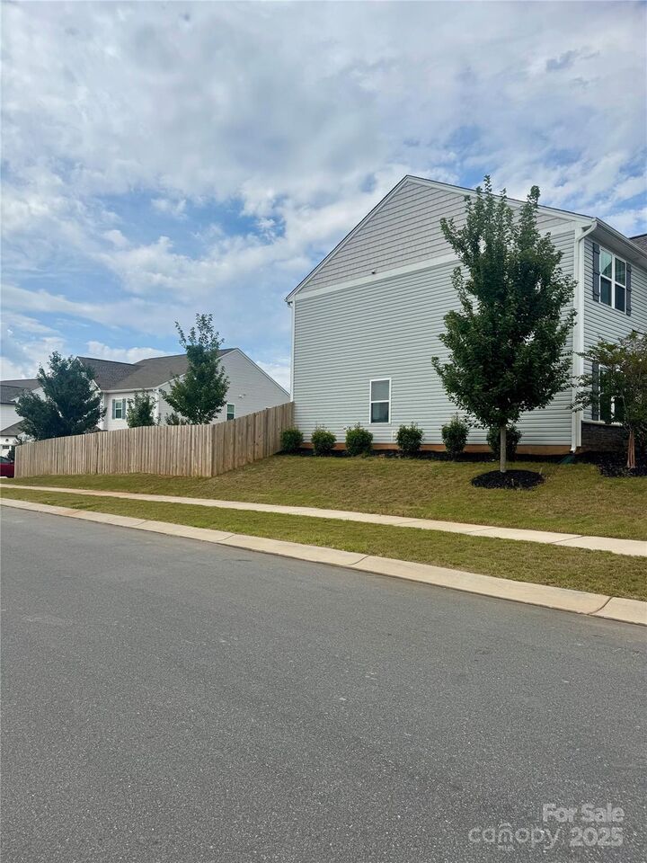 Property Photo:  119 Fern Lane  NC 28166 