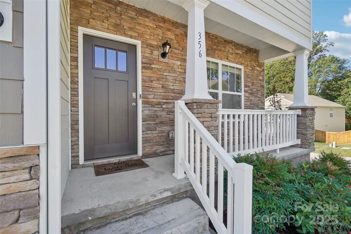 Property Photo: 356 Tavernier Lane NC 28715