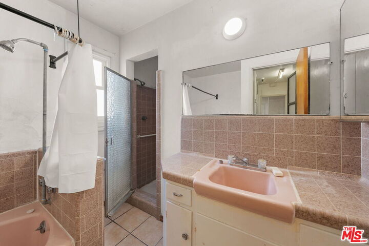Property Photo:  1204 Marine St  CA 90405 